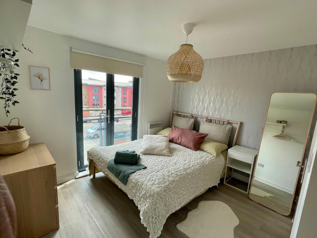 Family Friendly Maritime Apartment Swansea Eksteriør billede